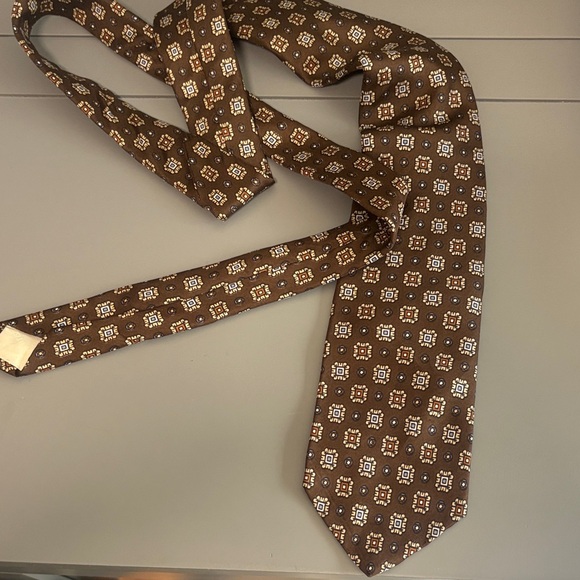 Dior Brown Patterned Tie EUC 100% silk - Picture 1 of 4